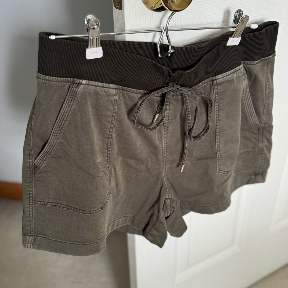White House Black Market Green shorts size 12